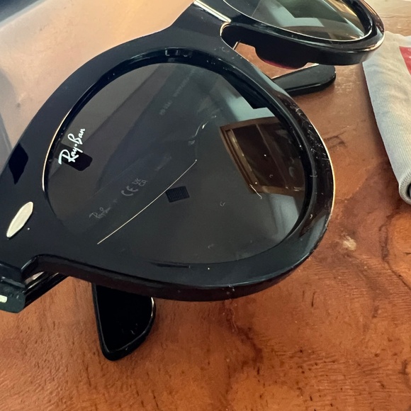 Ray-Ban Wayfarer Way Sunglasses - Picture 3 of 8